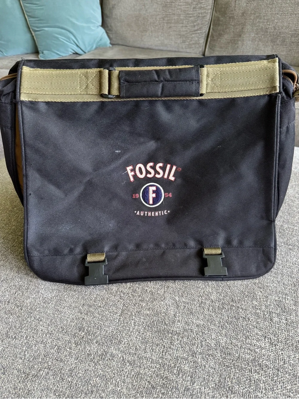Vintage Fossil Messenger Bag (read description)